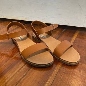 Steve Madden faux leather sandals size 9.5